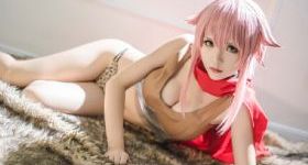 两位女王圣水调教小刚