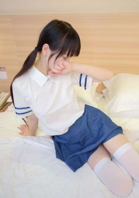 埋在她腿间h喝尿
