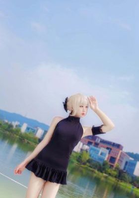 春潮烂漫满堂红