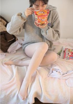 房间里的日本女人