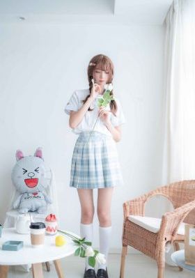《纵意花丛》